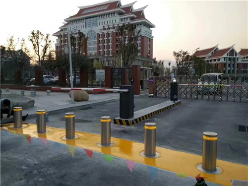 地产小区升降路桩案例