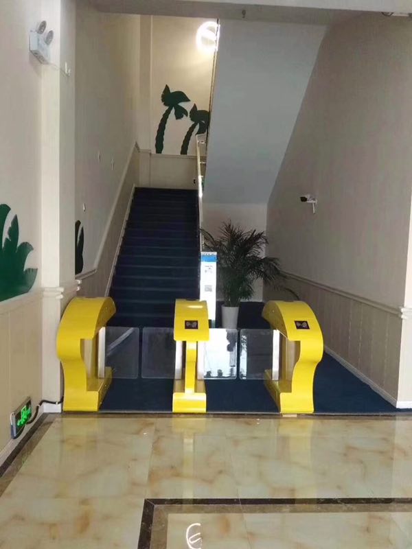 摆闸在电梯应用案列.jpg
