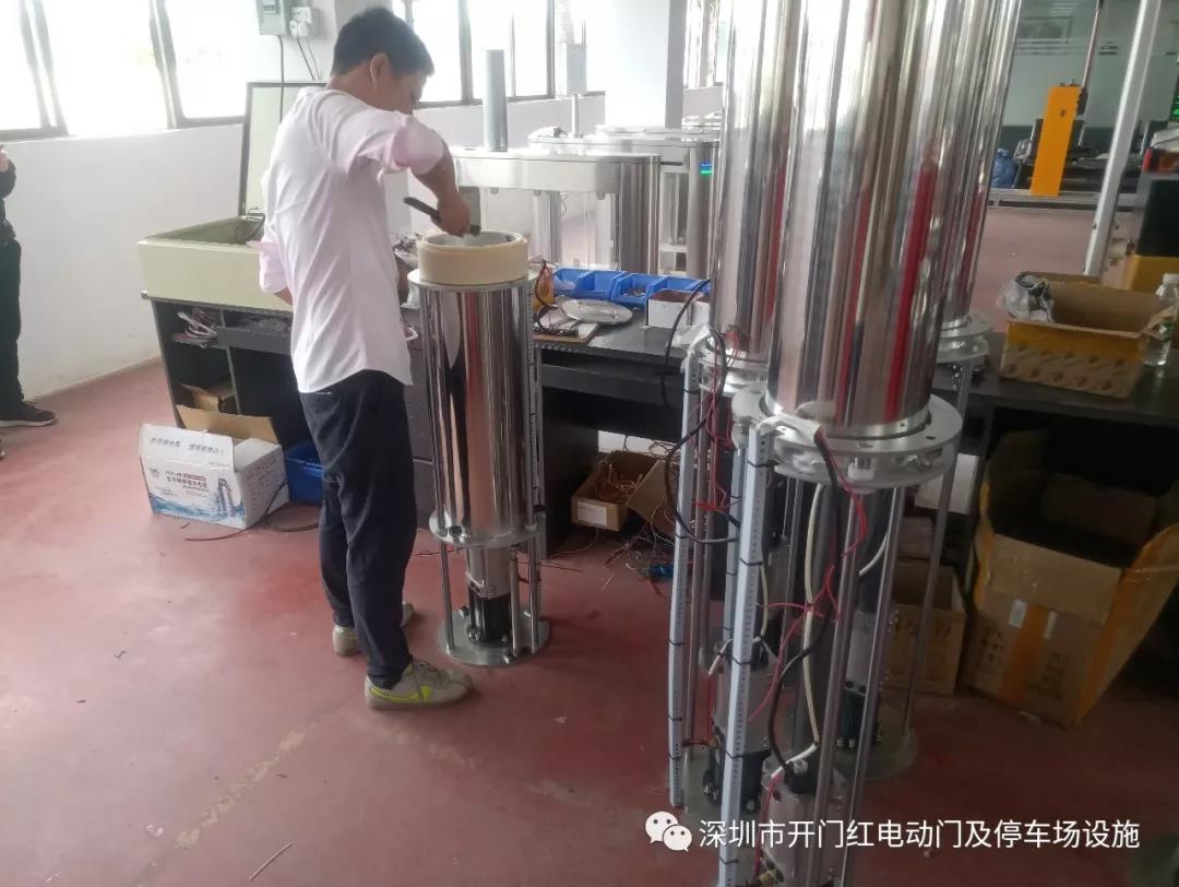 液压车间生产图.jpg