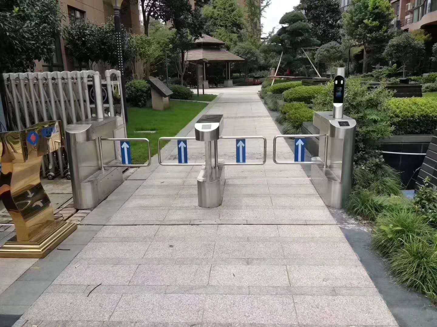 小区人脸识别摆闸系统