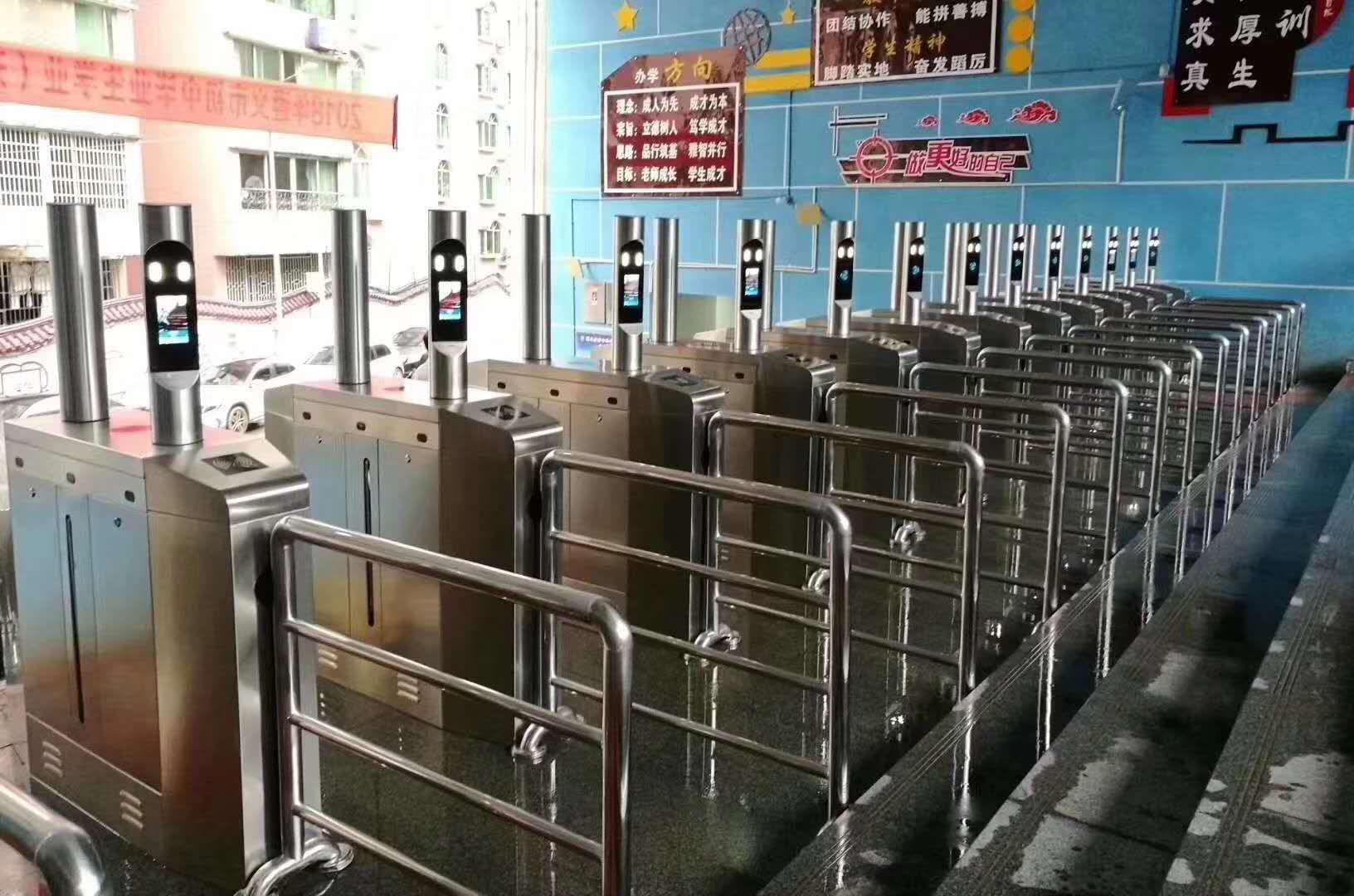 学校人脸识别闸机系统案例